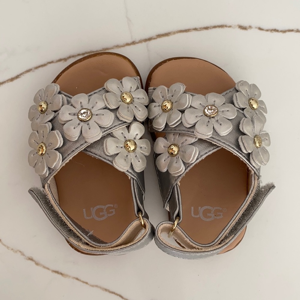 Ugg Baby sandal size 2/3